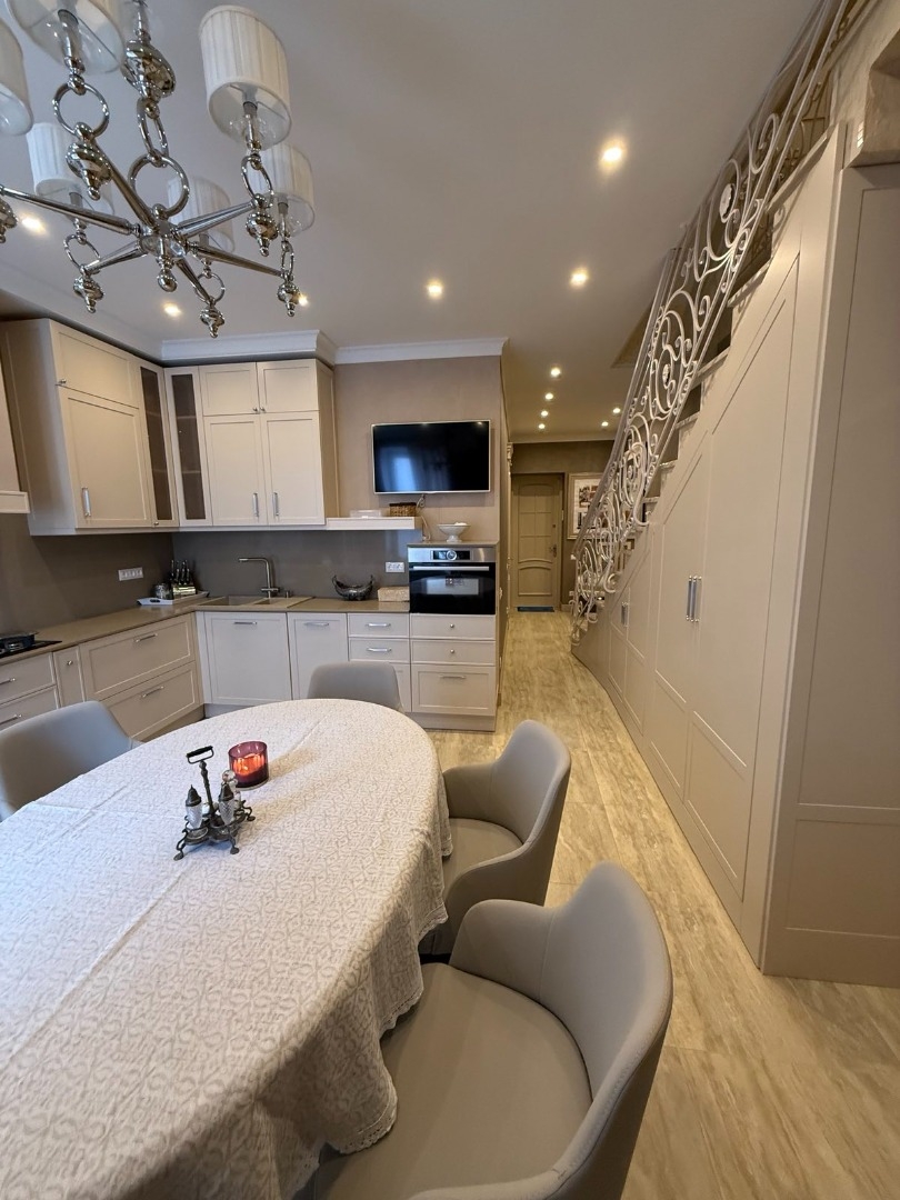 продажа трехкомнатной квартиры номер A-173525 в Приморском районе, фото номер 19